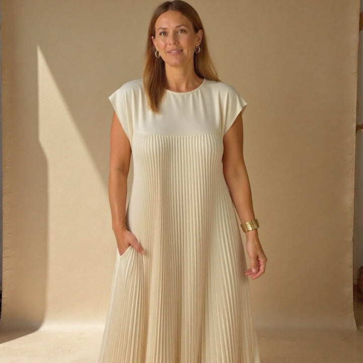 Gwendoline | Pleated Maxi Dress in product view 8