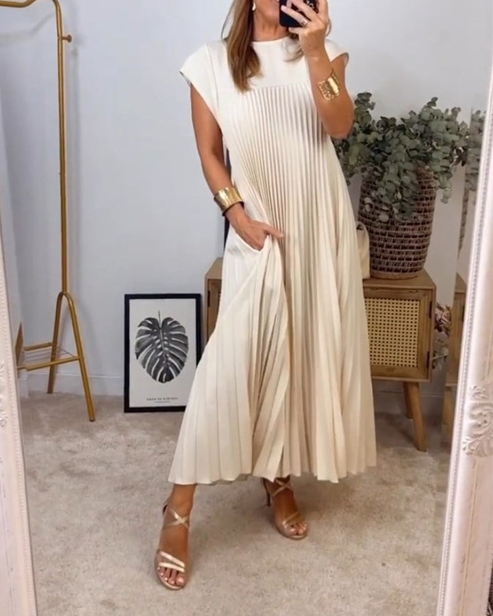 Gwendoline | Pleated Maxi Dress in product view 11